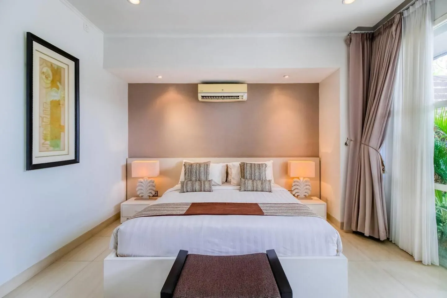 Private 2 Bed Pool Villa In Bustling Petitenget スミニャック
