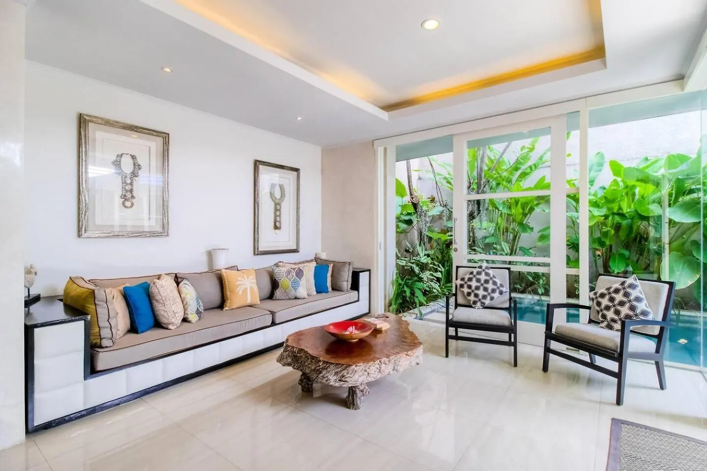 Private 2 Bed Pool Villa In Bustling Petitenget スミニャック