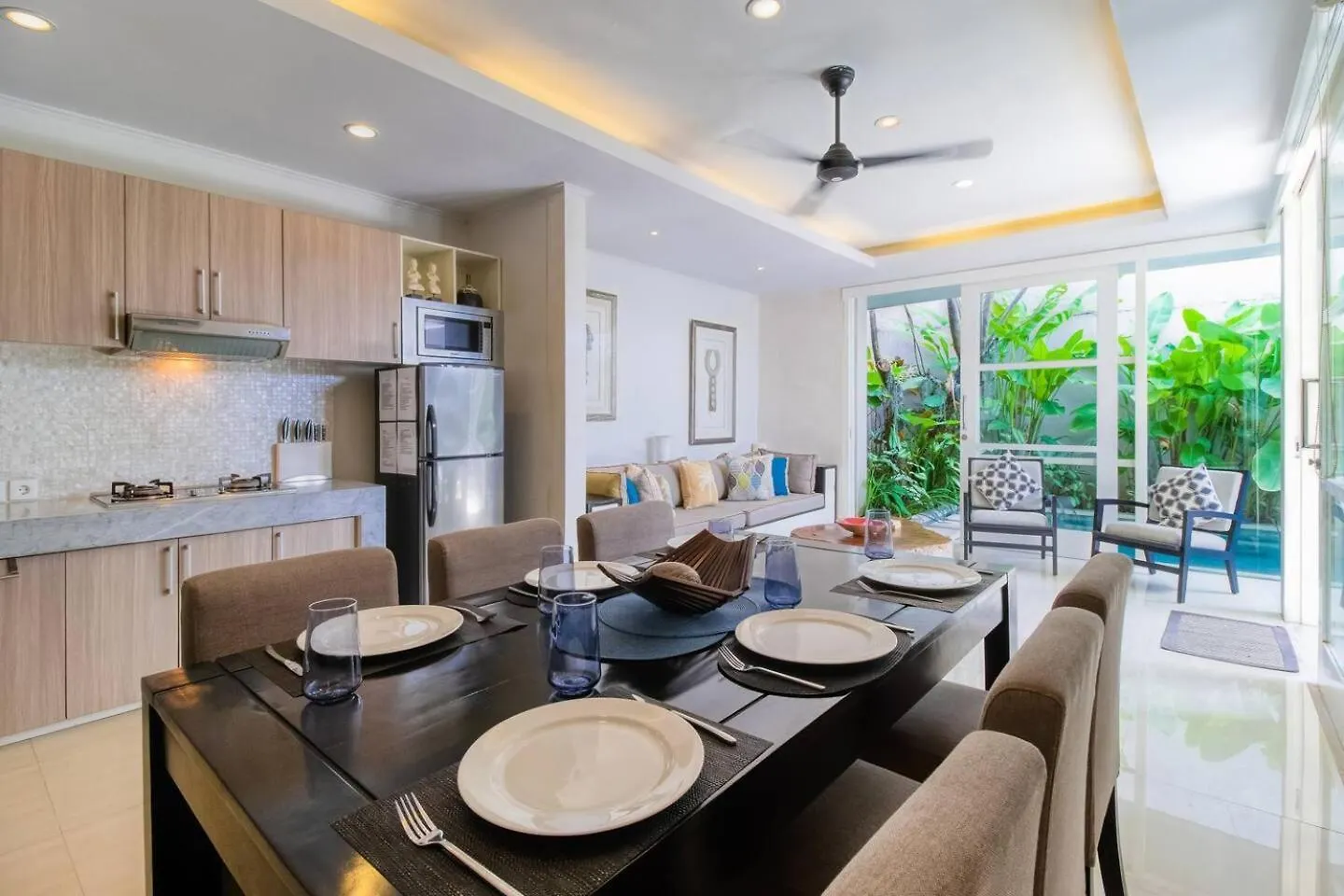 Private 2 Bed Pool Villa In Bustling Petitenget スミニャック インドネシア